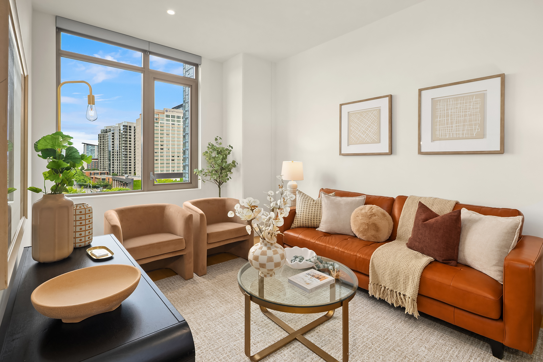 Sitting area with warm leather and natural light